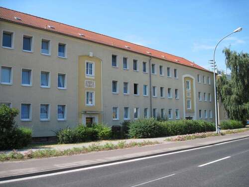 Foto - Wohnung zum Mieten in Brandenburg an der Havel 380,47 € 55.14 m²