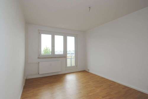 Foto - Wohnung zum Mieten in Halle (Saale) 364,62 € 60.77 m²