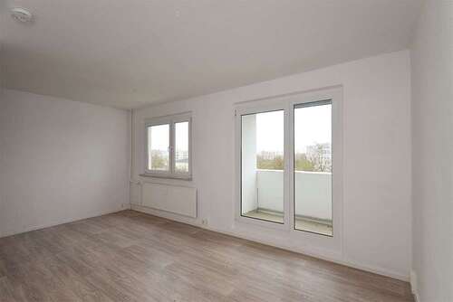Foto - Wohnung zum Mieten in Halle (Saale) 318,40 € 57.89 m²