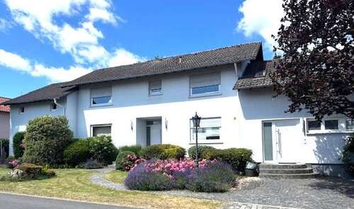 Foto - Haus zum Kaufen in Karben 920.000,00 € 340 m²