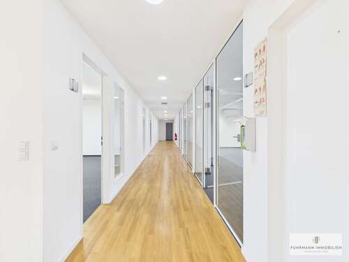 Foto - Büro in Saarbrücken 2.676,08 € 302.04 m²