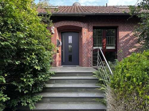 Foto - Haus zum Kaufen in Gronau (Leine) 385.000,00 € 295 m²