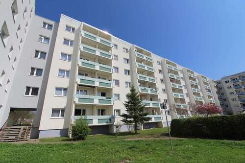 Foto - Wohnung zum Mieten in Halle (Saale) 338,00 € 56.25 m²