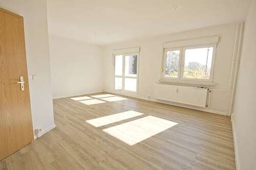 Foto - Wohnung zum Mieten in Halle (Saale) 340,00 € 64.15 m²