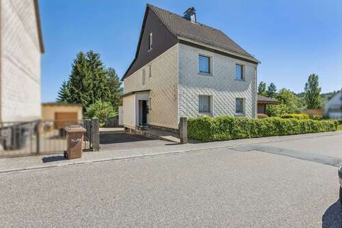 Foto - Haus zum Kaufen in Merenberg 289.000,00 € 227 m²
