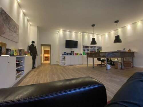 Foto - Büro in Hamburg 285,00 € 4 m² - 285,00&nbsp;EUR Kaltmiete, ca.&nbsp; 4,00&nbsp;m&sup2;
