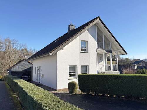 Foto - Haus zum Kaufen in Sundern (Sauerland) 376.000,00 € 152 m²