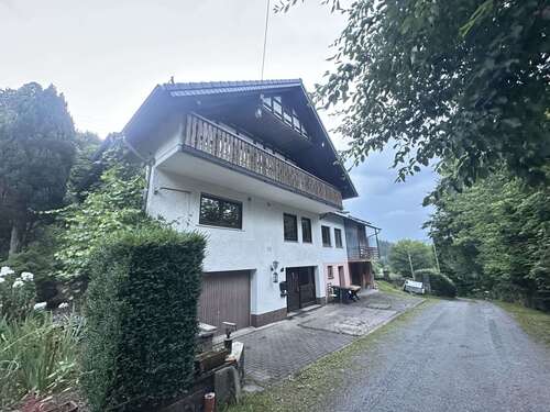 Foto - Haus zum Kaufen in Kirchhundem 159.000,00 € 178 m²