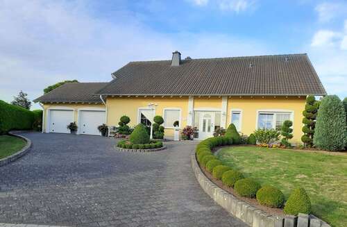 Foto - Haus zum Kaufen in Roes 475.000,00 € 173 m²