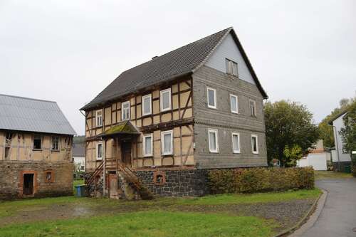 Foto - Haus zum Kaufen in Gladenbach 179.000,00 € 160 m²