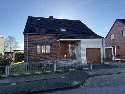 Foto - Haus zum Kaufen in Düren 328.000,00 € 166.67 m²