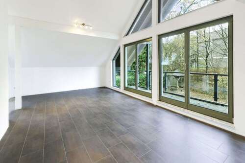 Foto - Haus zum Kaufen in Leverkusen 989.000,00 € 285.25 m²