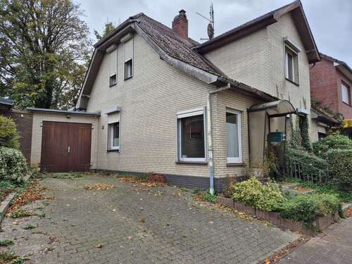 Foto - Haus zum Kaufen in Burg (Dithmarschen) 89.000,00 € 130 m²