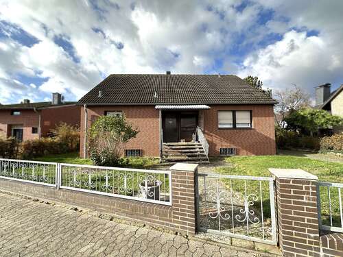 Foto - Haus zum Kaufen in Edemissen 240.000,00 € 160 m²