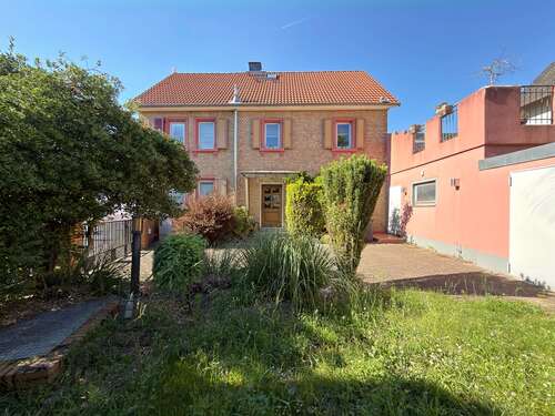 Foto - Haus zum Kaufen in Egelsbach 698.000,00 € 185.68 m²
