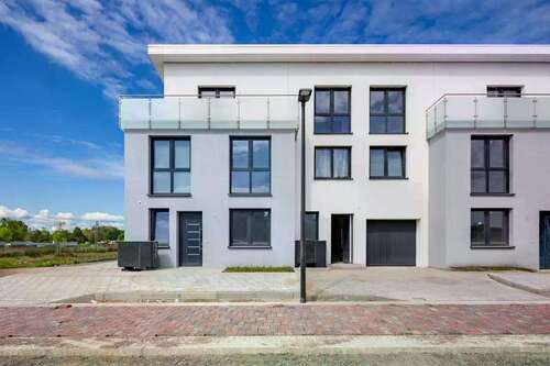 Foto - Haus zum Mieten in Sarstedt 1.990,00 € 188.36 m²