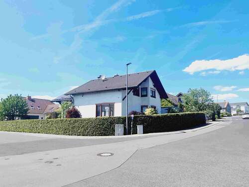 Foto - Haus zum Kaufen in Bad Camberg 469.000,00 € 165 m²