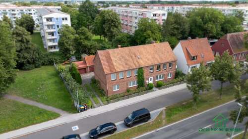 Foto - Haus zum Kaufen in Schwerin 620.000,00 € 296 m²