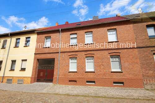 Foto - Haus zum Kaufen in Dessau-Roßlau 175.000,00 € 138 m²