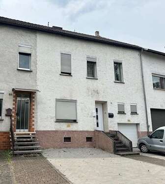 Foto - Haus zum Kaufen in Saarlouis-Roden 105.000,00 € 196 m²