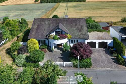 Foto - Haus zum Kaufen in Usingen 849.000,00 € 187.9 m²