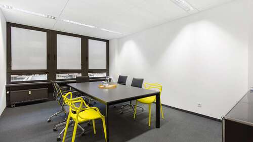 Foto - Büro in München 880,00 € 38 m² - 880,00&nbsp;EUR Kaltmiete, ca.&nbsp; 38,00&nbsp;m&sup2;