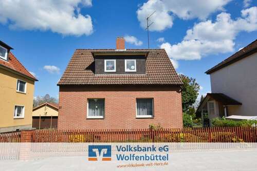 Foto - Haus zum Kaufen in Helmstedt 112.000,00 € 92.39 m²