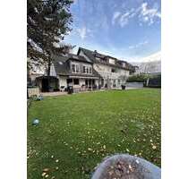 Haus zum Kaufen in Oberhausen 1.599.000,00 € 1017.93 m²