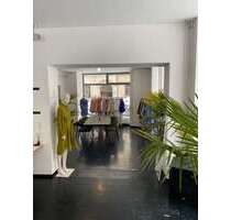 Büro in München 430,00 € 4 m² - 430,00&nbsp;EUR Kaltmiete, ca.&nbsp; 4,00&nbsp;m&sup2; in München (PLZ: 80469)