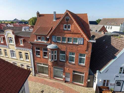 Foto - Haus zum Kaufen in Wesselburen 329.000,00 € 180 m²