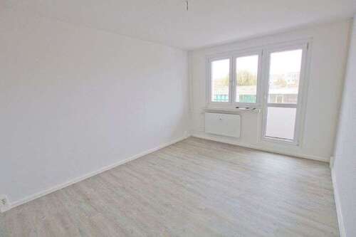 Foto - Wohnung zum Mieten in Halle (Saale) 210,00 € 43.73 m²