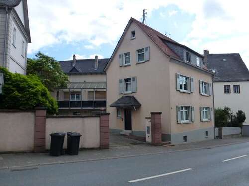 Foto - Haus zum Kaufen in Usingen 598.000,00 € 301 m²