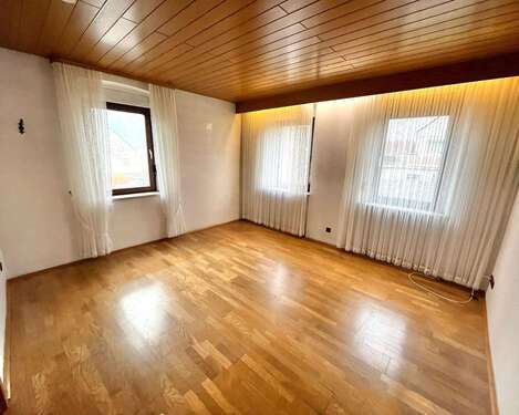 Foto - Haus zum Kaufen in Zweibrücken 125.000,00 € 151 m²