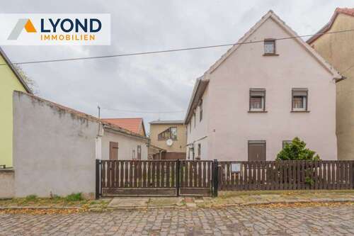 Foto - Haus zum Kaufen in Lützen 75.000,00 € 230 m²