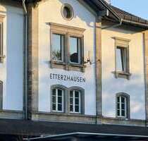 Haus zum Kaufen in Etterzhausen 295.000,00 € 350 m²