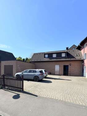 Foto - Haus zum Kaufen in Rommerskirchen 735.000,00 € 291.5 m²