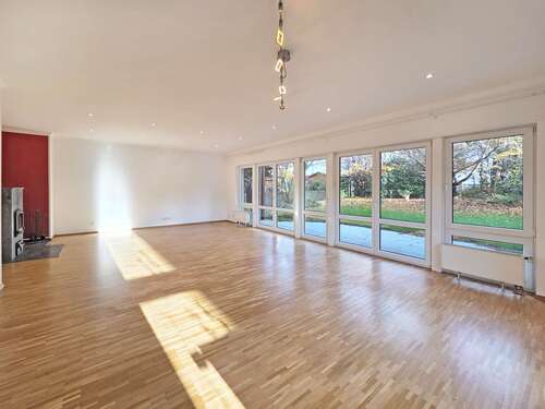 Foto - Haus zum Kaufen in Ditzingen 939.000,00 € 227 m²