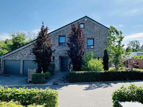 Foto - Haus zum Kaufen in Roetgen 929.000,00 € 219.2 m²