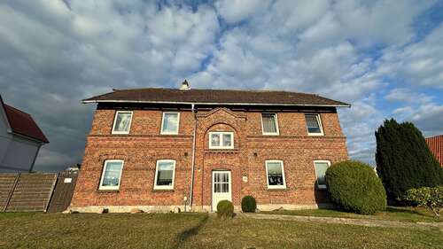 Foto - Haus zum Kaufen in Moorrege 399.000,00 € 180 m²
