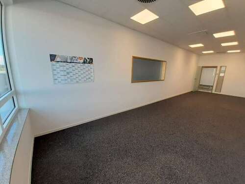 Foto - Büro in Neutraubling 874,00 € 57 m²