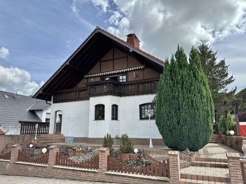 Foto - Haus zum Kaufen in Glees 499.000,00 € 283.3 m²