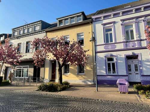 Foto - Haus zum Mieten in Meerbusch 2.200,00 € 227 m²