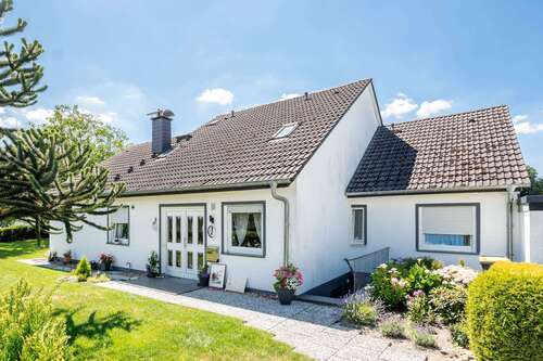 Foto - Haus zum Kaufen in Schloß Holte-Stukenbrock 497.500,00 € 215.57 m²