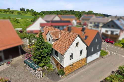 Foto - Haus zum Kaufen in Homberg (Ohm) 105.000,00 € 98.22 m²