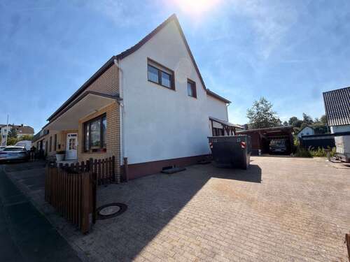 Foto - Haus zum Kaufen in Warstein-Niederbergheim 159.000,00 € 169 m²