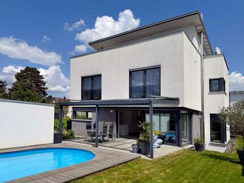 Foto - Haus zum Mieten in Urbach 4.000,00 € 241.17 m²