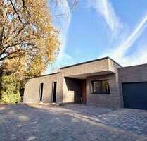 Haus zum Kaufen in Krefeld 1.350.000,00 € 250 m²