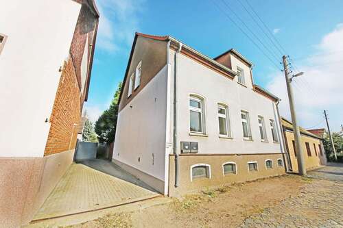 Foto - Haus zum Kaufen in Dessau-Roßlau 149.000,00 € 170 m²