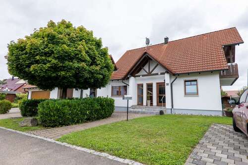Foto - Haus zum Kaufen in Ichenhausen Hochwang 499.000,00 € 142 m²