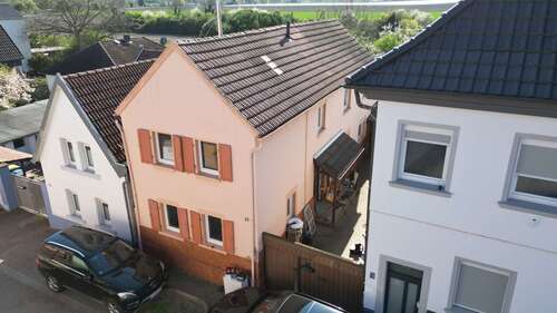 Foto - Haus zum Kaufen in Ludwigshafen am Rhein 380.000,00 € 180 m²
